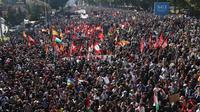 Para demonstran berkumpul dalam aksi pro-Palestina di Bologna, Italia, Jumat (3/10/2025). (Dok. Guido Calamosca/LaPresse via AP)
&nbsp;