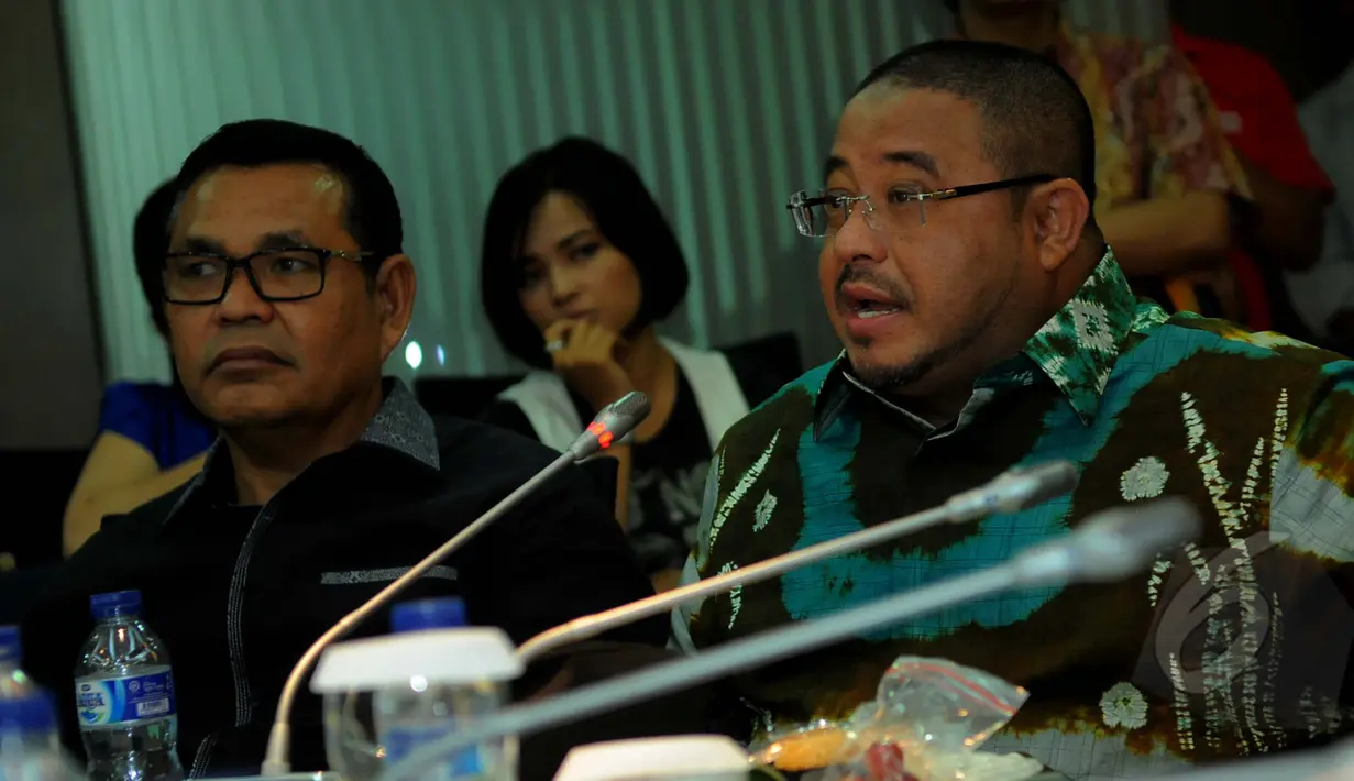 Abu Bakar Al Habsyi dari PKS saat menghadiri rapat konsolidasi di ruang fraksi Partai Golkar di gedung DPR/MPR, Jakarta, Selasa (24/3/2015). KMP sepakat menggulirkan hak angket untuk Menkumham Yasonna Laoly. (Liputan6.com/Faisal R Syam)