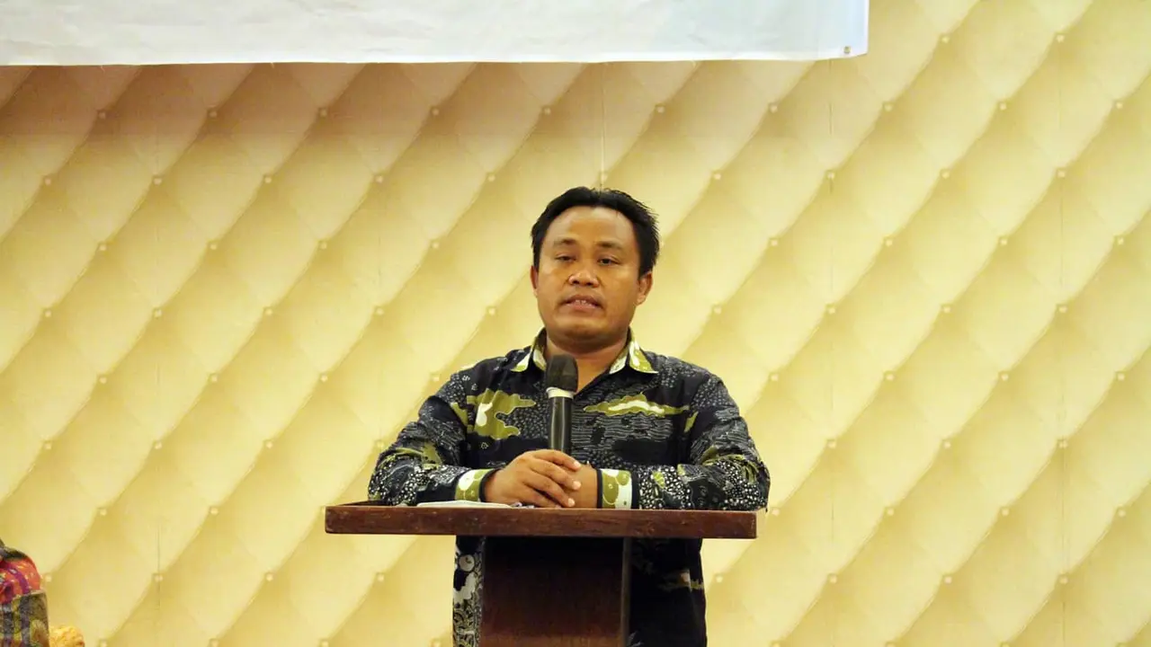 Staf Khusus Menteri Ketenagakerjaan, Caswiyono Rusydie Cakrawangsa membuka Rapat Koordinasi Forum Komunikasi Lembaga Pelatihan dan Industri (FKLPI) Sumatera Utara tahun 2021.