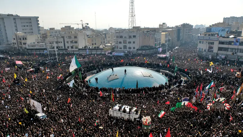 Ratusan Ribu Pelayat Iringi Pemakaman Jenderal Iran Qasem Soleimani