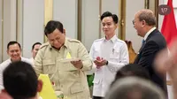 Presiden Prabowo Subianto dan Wakil Presiden Gibran Rakabuming Raka mengunjungi kantor resmi Badan Pengelola Investasi Daya Anagata Nusantara (Danantara), Senin (30/6/2025). (Dok. Tangkapan Layar Instagram @presidenrepublikindonesia)