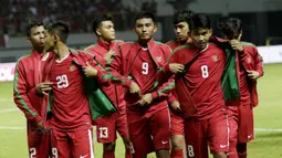 Gelandang Indonesia U-19, Witan Sulaeman, saat pertandingan melawan Thailand U-19 pada laga persahabatan di Stadion Wibawa Mukti, Cikarang, Minggu (8/10/2017). Indonesia menang 3-0 atas Thailand. (Bola.com/M Iqbal Ichsan)