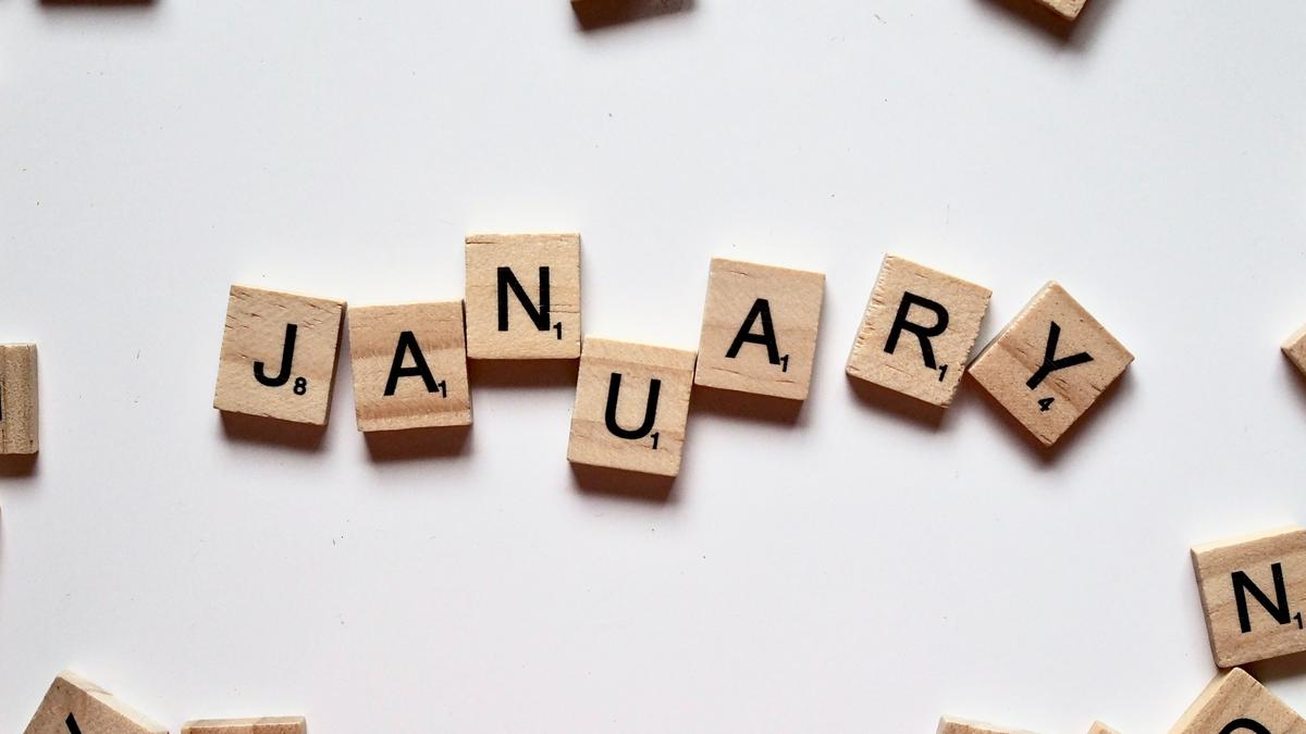 5 Puisi Bertema Bulan Januari, Mengandung Energi Positif - Ragam Bola.com