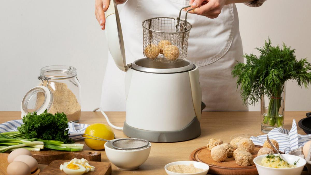 11 Merk Panci Listrik yang Paling Awet untuk Anak Kos, Masak Jadi Lebih Hemat dan Cepat