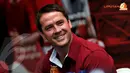 Selama sesi jumpa pers Michael Owen terlihat santai dan sesekali melempar senyum pada para pewarta (Liputan6.com/ Helmi Fithriansyah)