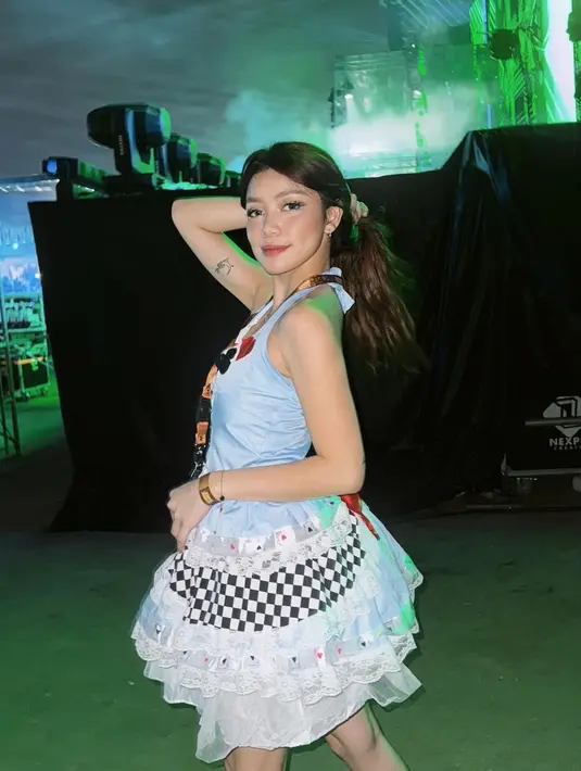 Regina saat ini diketahui masih berusia 23 tahun. Perempuan yang akrab disapa Egin ini juga berprofesi sebagai social media influencer. [Instagram.com/reginaaphx]