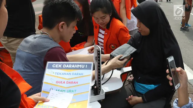 Jaga Pola Hidup Sehat, Mahasiswa Gelar Cek Darah di CFD