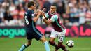 8. Dimitri Payet. Penampilan apik Dimitri Payet selama Piala Eropa 2016 turut mengerek penjualan jersey West Ham United dengan nama Dimitri Payet. (Action Images via Reuters/Tony O'Brien)