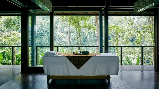 Ruangan spa di HOSHINOYA Bali