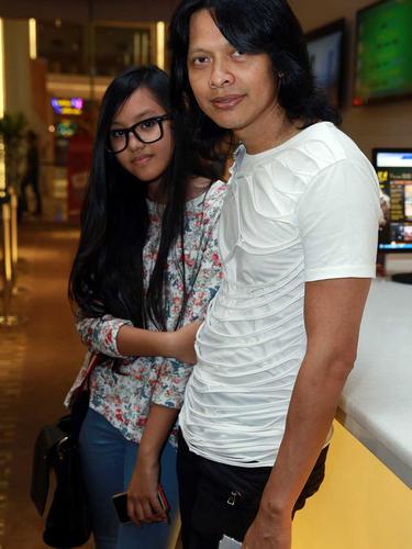 11 Januari Happy Anniversary Armand Maulana Dewi Gita 2 News Entertainment Fimela Com