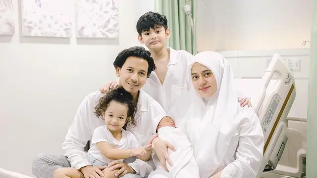 Jelang lebaran, Fairuz A Rafiq selalu salat tasbih bersama keluarga