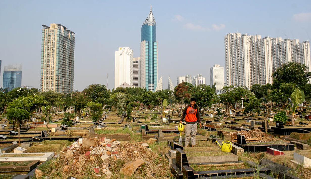 Diharapkan dengan sistem online, masyarakat lebih mudah mengakses pelayanan pemakaman, Jakarta, (2/10/14). (Liputan6.Com/Faizal Fanani)