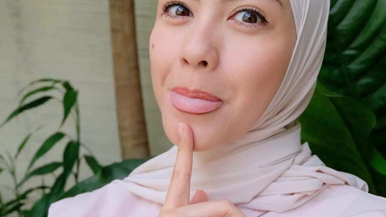 5 Foto Selfie Revalina S Temat saat Nunggu Buka, Cantiknya Terus Terusan