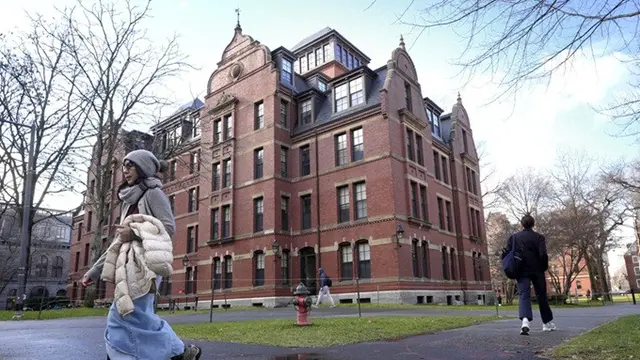 Kampus Harvard University di Cambridge, Massachusetts, Amerika Serikat pada 17 Desember 2024.