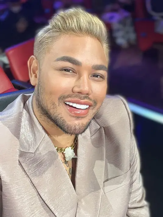 Kini Ivan Gunawan mulai rutin dan percaya diri mengunggah potretnya berambut blonde. (FOTO: instagram.com/ivan_gunawan/)