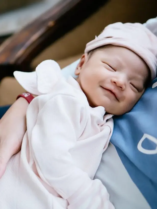 Potret Baby Julia Eden tersenyum (Instagram/@jessicatanoe)