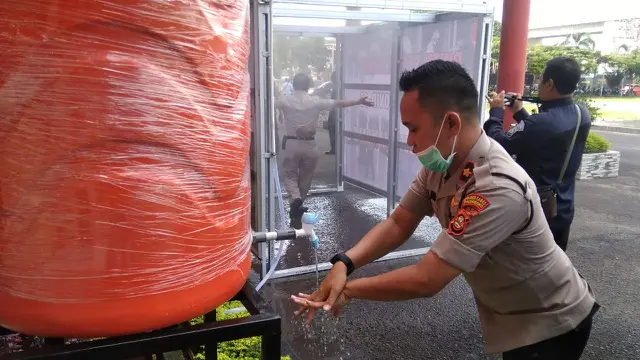 Senam Pagi Ala Polisi di Palembang Tangkal Corona Covid-19