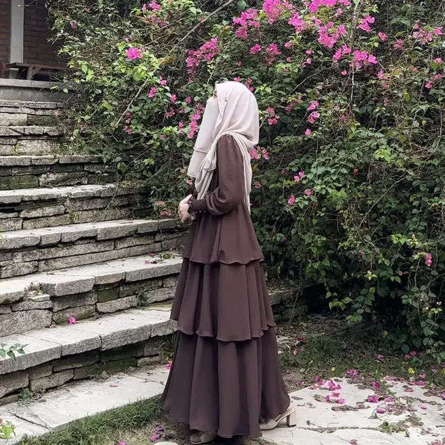 6 Model Gamis Cadar Tinandrose Istri Fiki Naki, Anggun dan Inspiratif