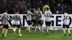 Pemain Argentina Angel Di Maria (tengah) merayakan dengan rekan setimnya usai mencetak gol ke gawang Venezuela pada pertandingan sepak bola kualifikasi Piala Dunia 2022 di Stadion La Bombonera, Buenos Aires, Argentina, 25 Maret 2022. Argentina menang 3-0. (ALEJANDRO PAGNI/AFP)