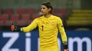 Yann Sommer. Kiper Timnas Swiss berusia 32 tahun ini telah mengoleksi 61 caps internasional. Sejak debutnya pada Mei 2012 ia sudah membukukan 25 clean sheet. Pada musim ini bersama Moenchengladbach telah bermain dalam 31 laga di Liga Jerman dengan mencetak 7 clean sheet. (Foto: AFP/Ina Fassbender)