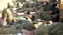 Sejumlah tentara Israel kelelahan usai menyerang jalur Gaza (AFP PHOTO / JACK GUEZ)