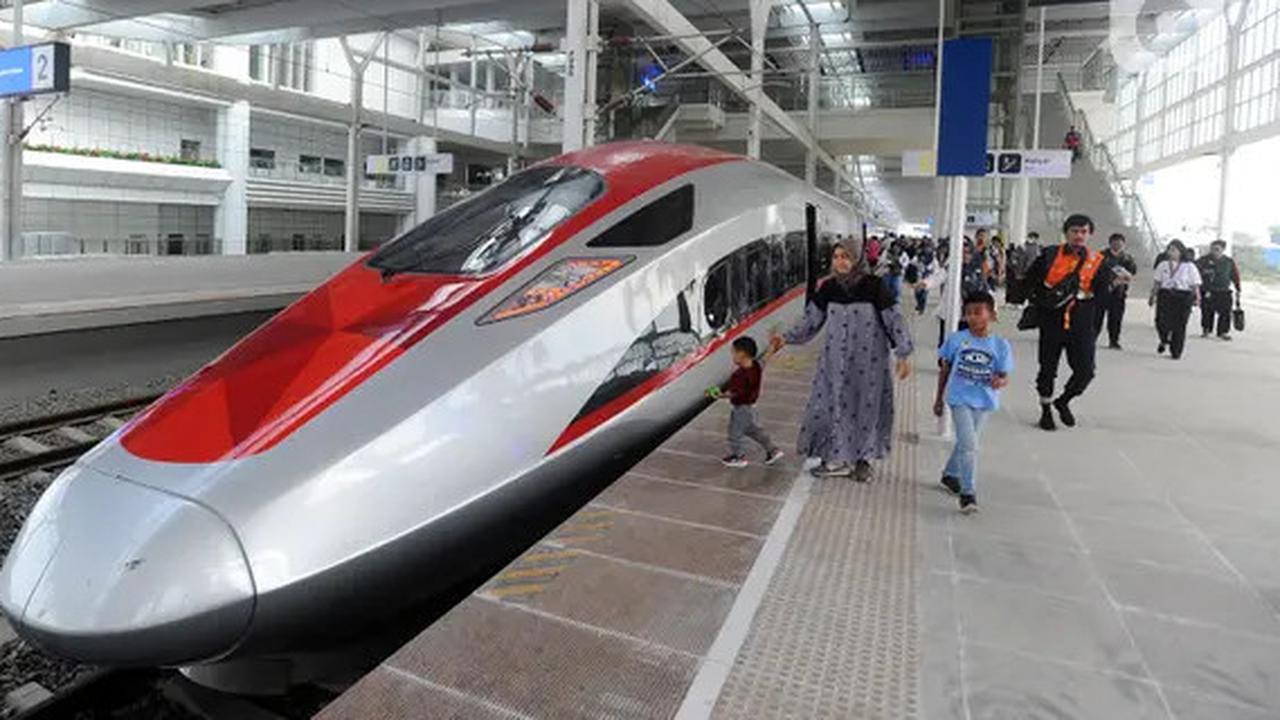 Penjualan Tiket Whoosh dari dan menuju Stasiun Karawang Dibuka Hari Ini, Begini Cara Pesannya