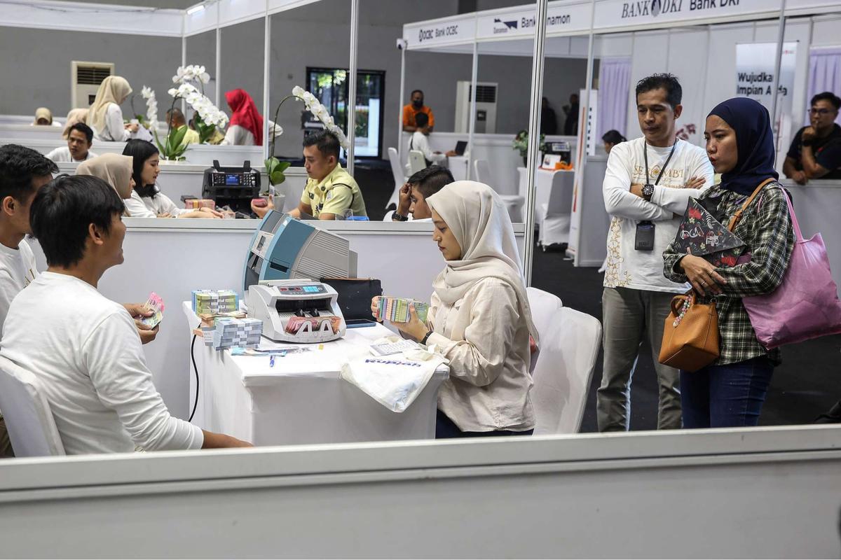 Penukaran uang untuk Lebaran di Senayan