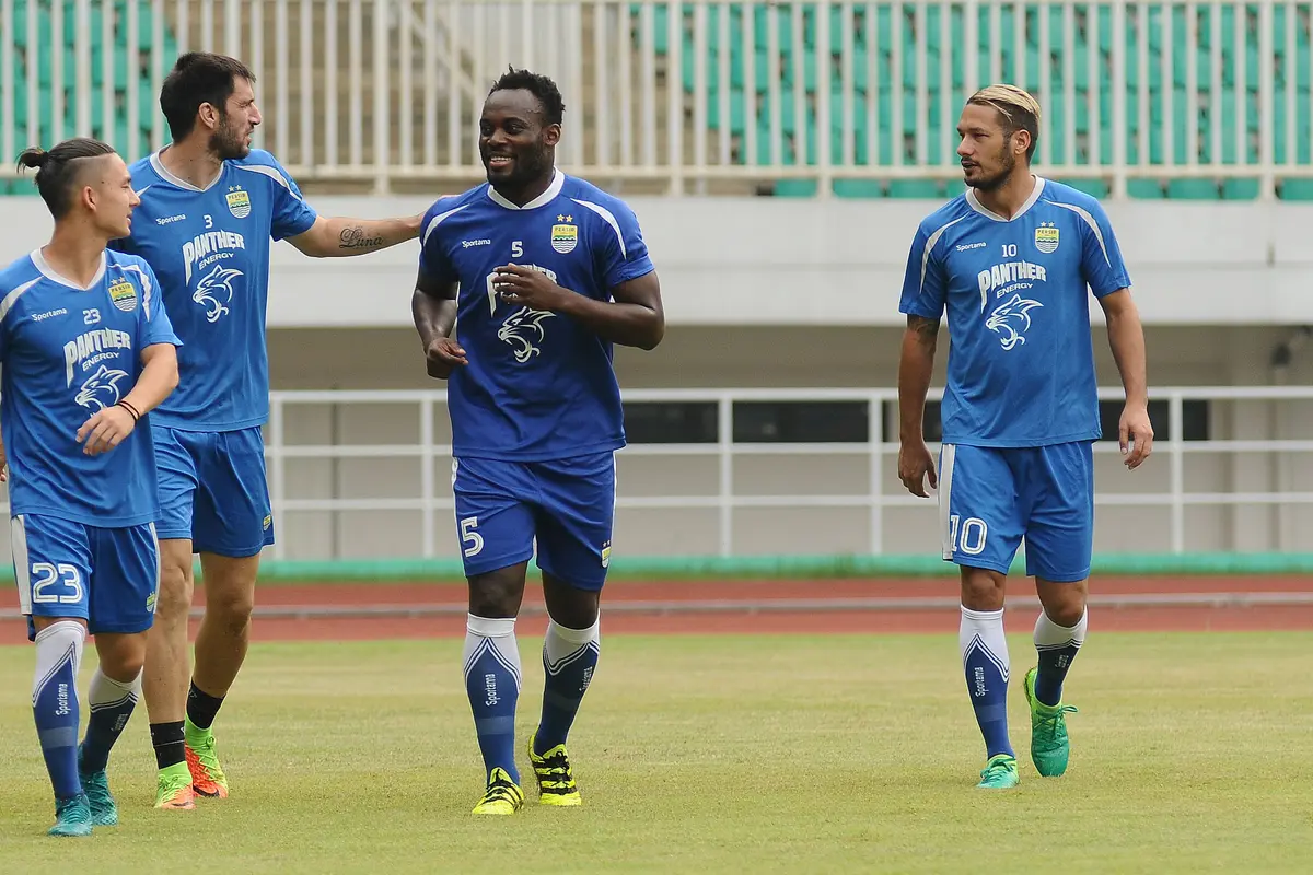 20170421-Hadapi PS TNI, Persib Latihan di Pakansari-Tebe