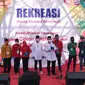 Deng Ical dan Fadli Ananda memberi sambutan usai mendaftar di KPU Makassar (Fauzan/Liputan6.com)