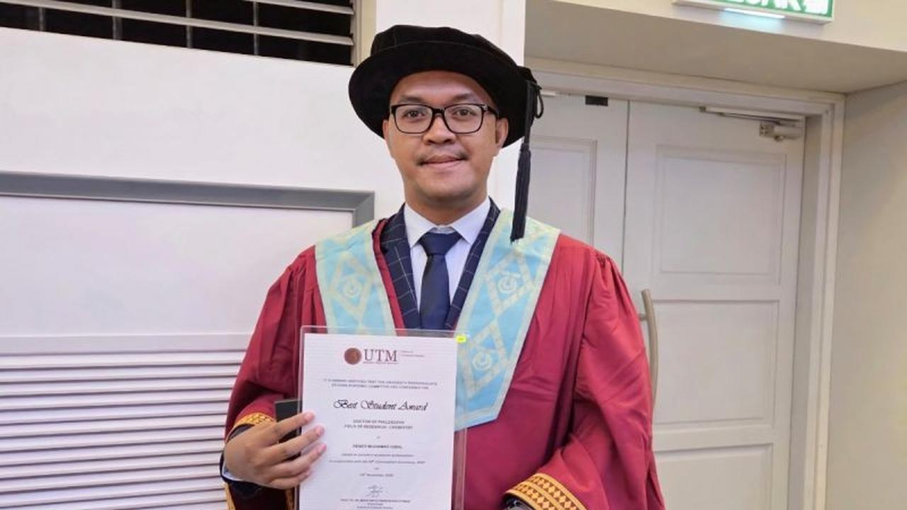 Dosen UPR Rendy Iqbal Raih Chancellor Award, Lulusan Terbaik Doktoral Kimia di Malaysia