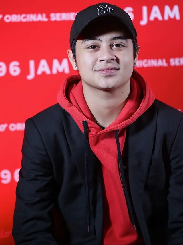 Bastian Steel perdana jadi cleaning service