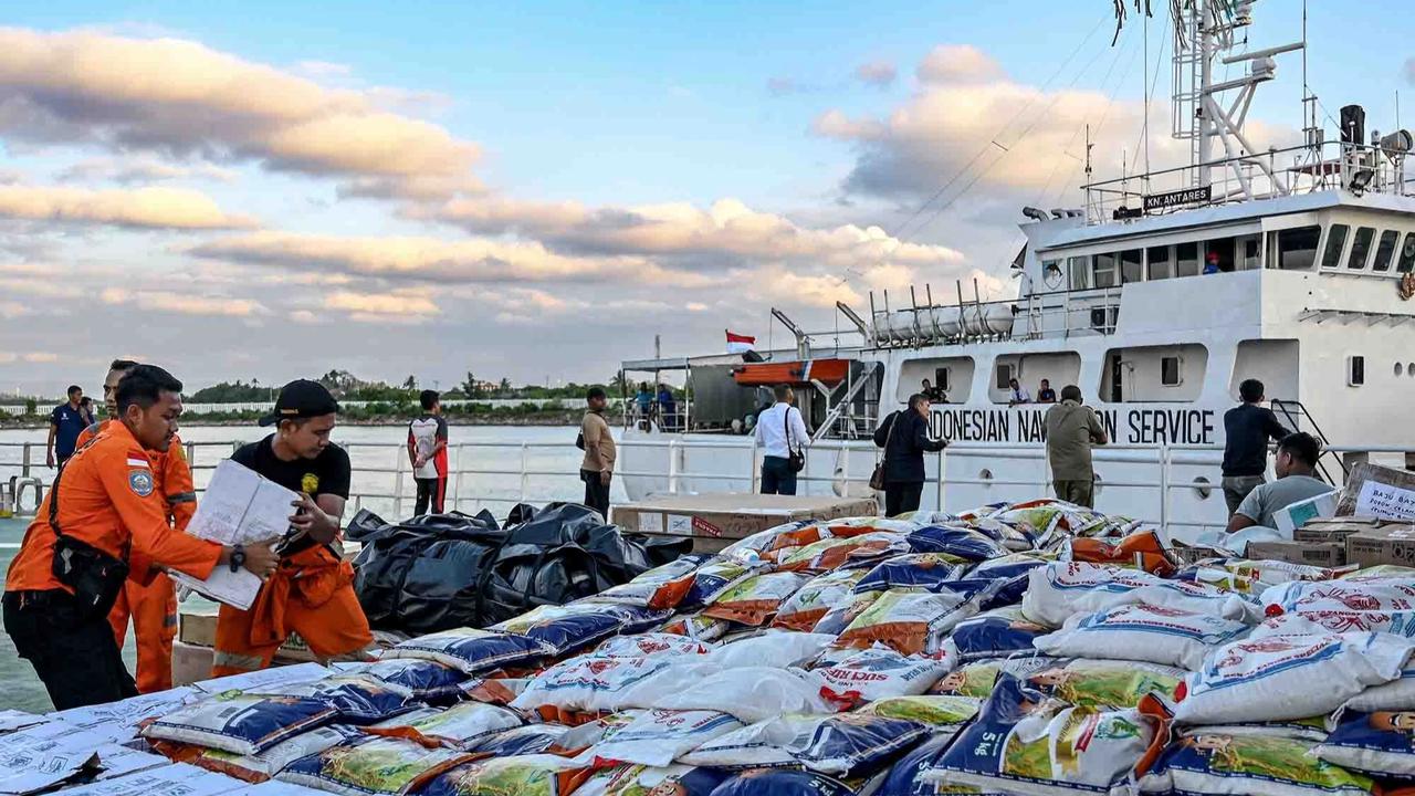 FOTO: Basarnas Percepat Penyaluran Logistik ke Wilayah Terisolasi Aceh