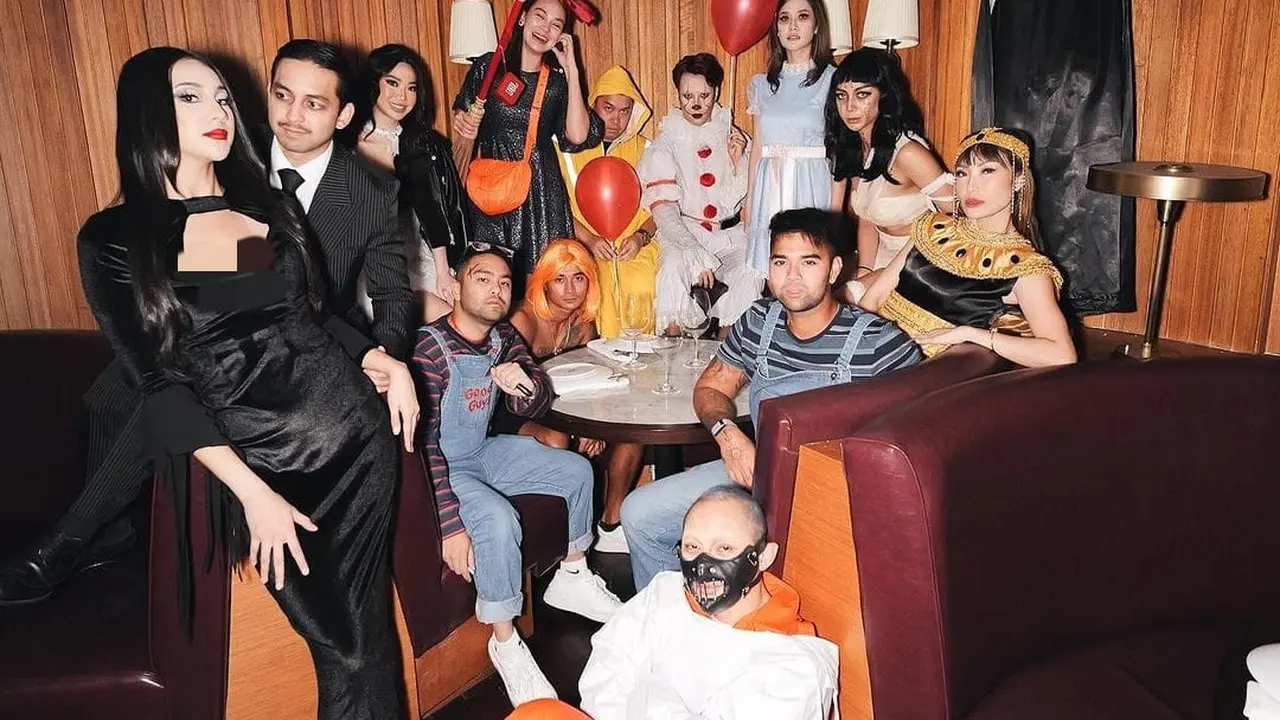 Pesta Halloween para yang dihadiri sejumlah artis Tanah Air. (Instagram/ vidialdiano)