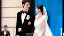 Sejak awal kisah, penonton pun dibuat terus tersenyum dengan chemistry Song Kang dan Kim Yoo Jung. [Foto: Instagram/sbsdrama.official]
