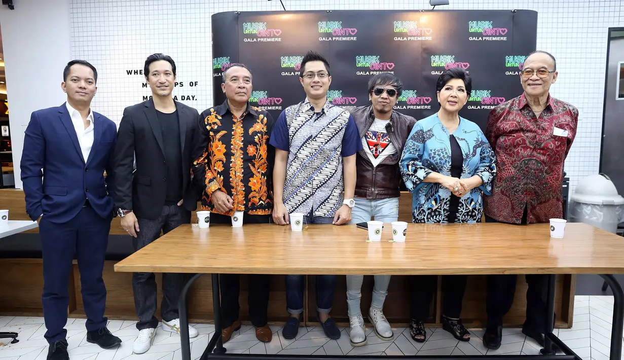 Film Musik Untuk Cinta, selain dibintangi Ian Kasela juga dibintangi oleh para artis senior. Diantaranya, Arumi Bachsin, Titiek Puspa, Alm. Didi Petet, Niniek L Karim, Ferry Ardiansyah, Soimah dan masih banyak lagi. (Nurwahyunan/Bintang.com)