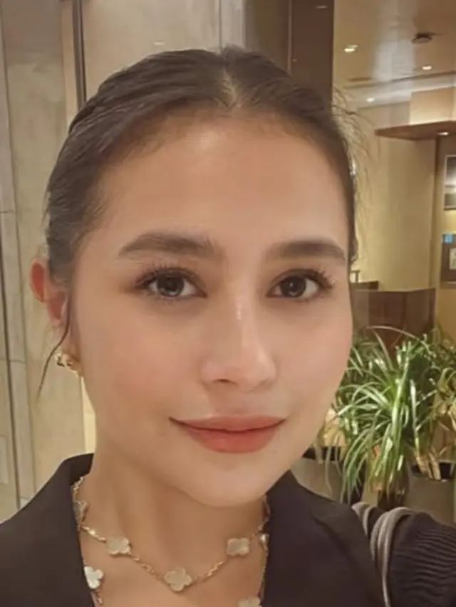 Kalung Ala Prilly Latuconsina (Foto: Prilly Latuconsina)