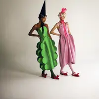 Dalam kolaborasi eksklusif ini, PEGGY HARTANTO menghadirkan 27 gaya orisinal yang menerjemahkan dunia Wicked ke dalam fashion collectible penuh detail dan storytelling. Setiap pieces mencerminkan semesta Oz yang telah mendunia lewat musikal dan film-filmnya. [Dok/PEGGY HARTANTO].