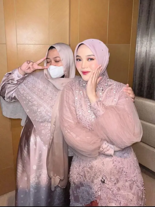 6 Gaya Full Team Keluarga Sule di Acara Akad Nikah Rizky Febian & Mahalini, Baby Adzam Kompak Pakai Beskap Ungu dengan Sang Ayah