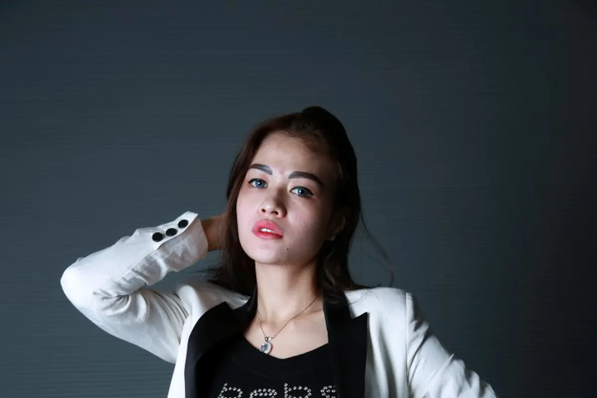 [Bintang] Hesty Klepek Klepek