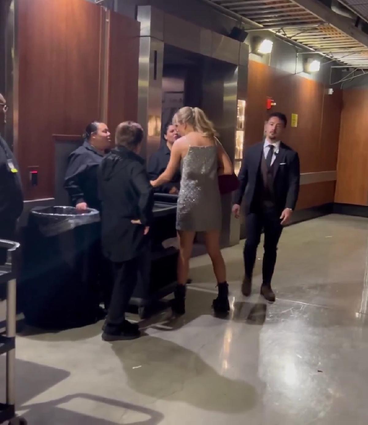 Taylor Swift Kepergok Berikan Uang Tip untuk Staff Grammy Awards 2025 Viral di Media Sosial