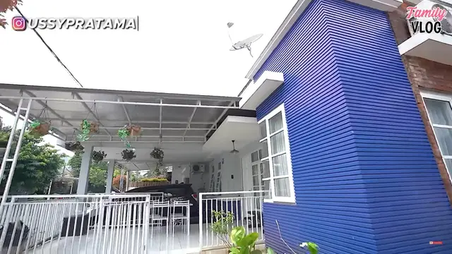 Potret Rumah Ricky Cuaca