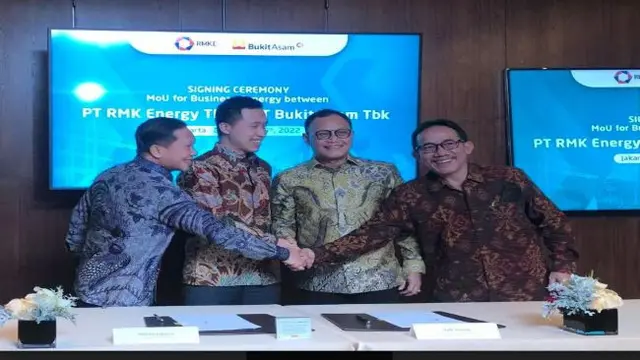 Penandatanganan MoU PT RMK Energy Tbk (RMKE) dan PT Bukit Asam Tbk (PTBA), Jumat (16/12/2022) (Foto: Liputan6.com/Pipit I.R)