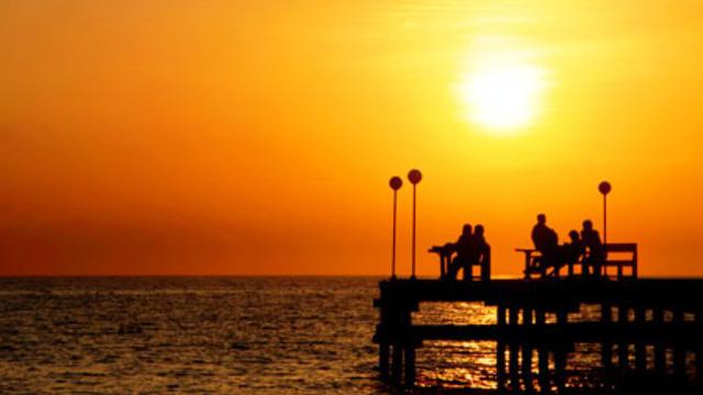 Pantai Akkarena Pantai Sunset Teromantis Di Indonesia