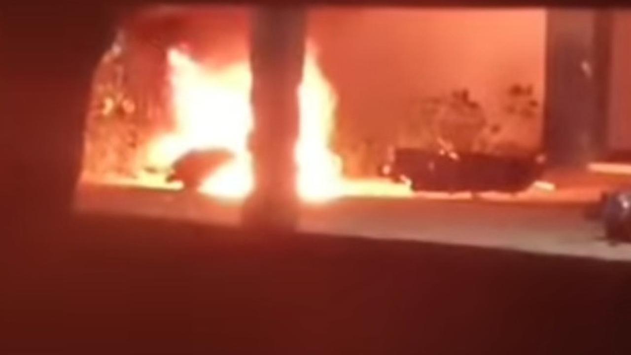 Tawuran di UMN Pecah! Mahasiswa Fakultas MIPA vs Teknik Bentrok Sampai Bakar Motor