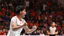 Pebasket Pelita Jaya, Yeyasa Saudale melakukan selebrasi setelah mencetak poin ke arah Prawira Bandung pada laga gim pertama final IBL 2023 di Hall Senayan, Jakarta, Kamis (20/07/2023). Laga dimenangkan oleh Prawira Bandung dengan skor 74-65. (Bola.com/Bagaskara Lazuardi)