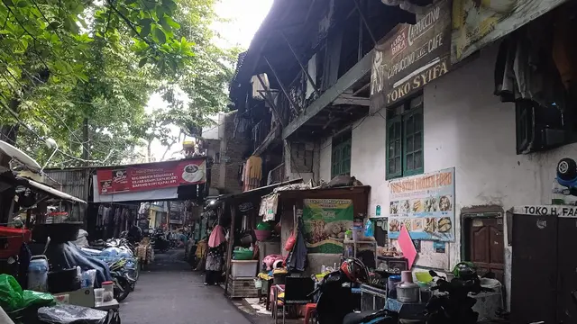 Kampung Starling di Bantaran Ciliwung
