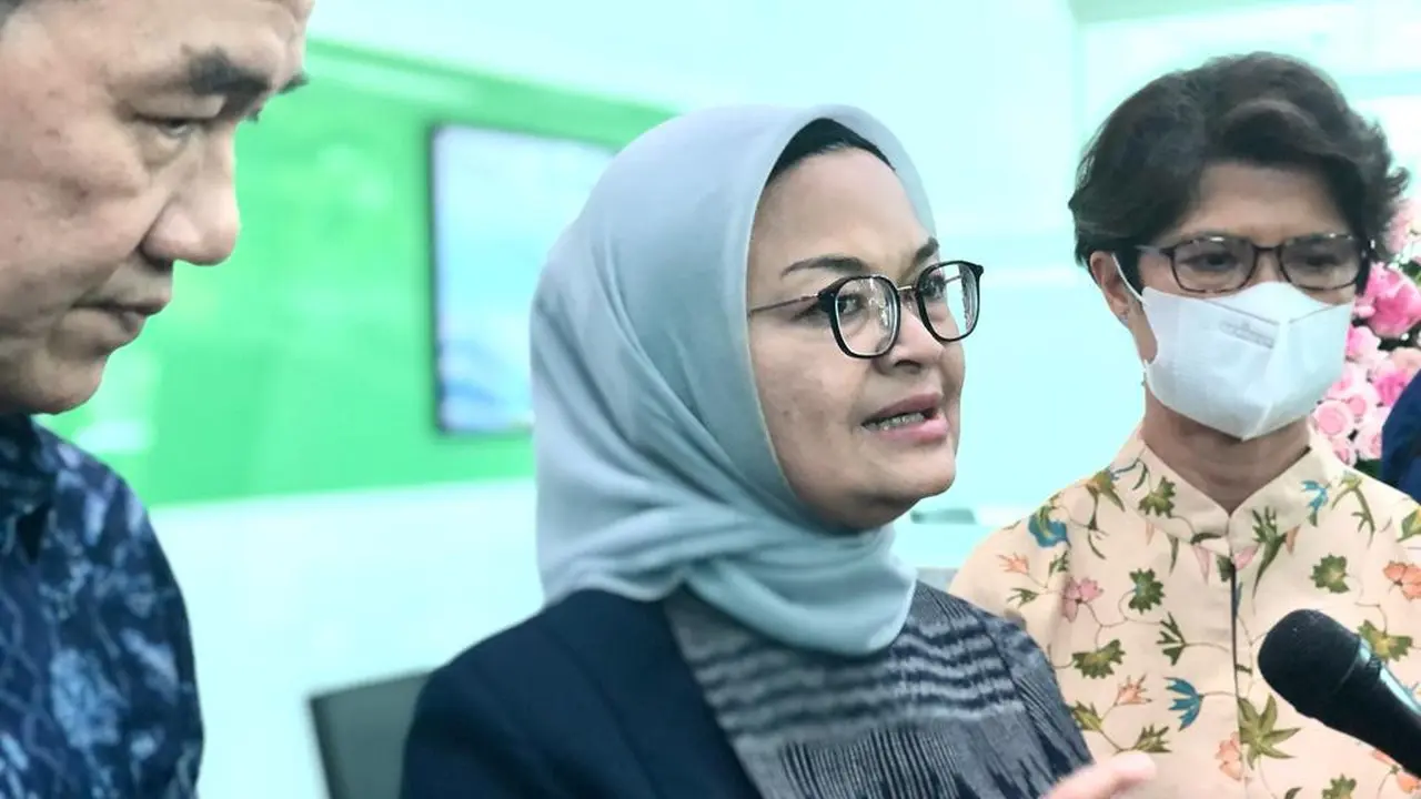 Kepala Badan Pengawas Obat dan Makanan (BPOM) Penny K Lukito memberi tanggapan soal penangkapan dua tersangka terkait kasus gagal ginjal akut.