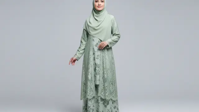 Gamis Batik Brokat dengan Warna Pastel Elegan