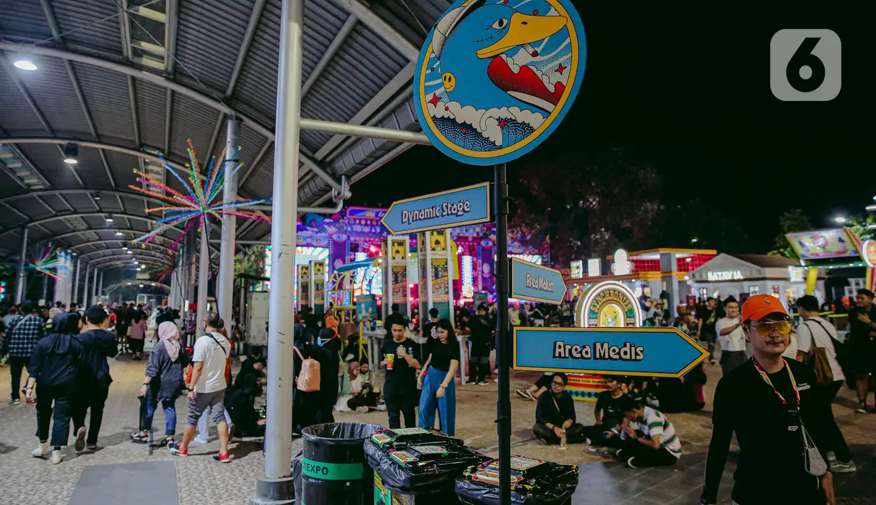 Suasana pada hari pertama Synchronize Fest 2022 di Gambir Expo, Kemayoran, Jakarta, Jumat (7/10/2022). Nama-nama musisi dan band terkenal seperti .Feast, Efek Rumah Kaca, Radja, Project Pop, Jason Ranti, Endah N Rhesa, sampai David Bayu meramaikan panggung di Synchronize Fest 2022. (Liputan6.com/Faizal Fanani)