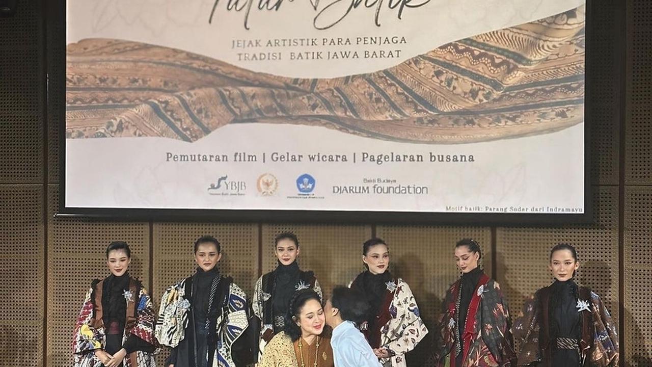 8 Potret Beby Tsabina di Acara Tutur Batik Bareng Ibu-ibu Pejabat, Tampil Anggun - Akrab dengan Annisa Yudhoyono